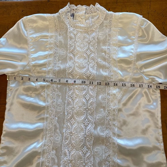 Vintage Satin and Lace Prairie-Style Cream Blouse - Picture 4 of 6